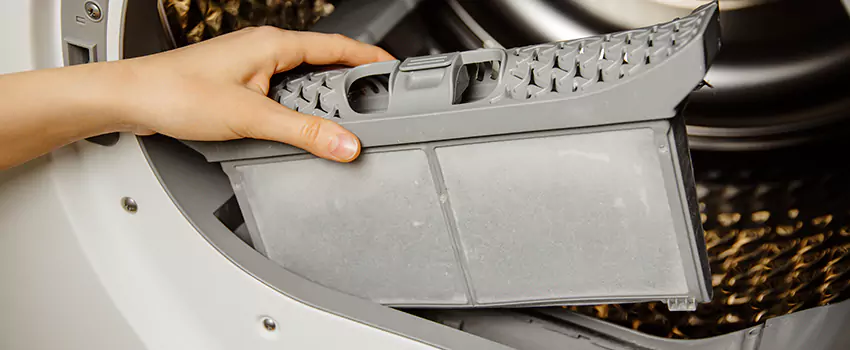 Signs Of A Clogged Dryer Lint Trap in Austintown, Ohio